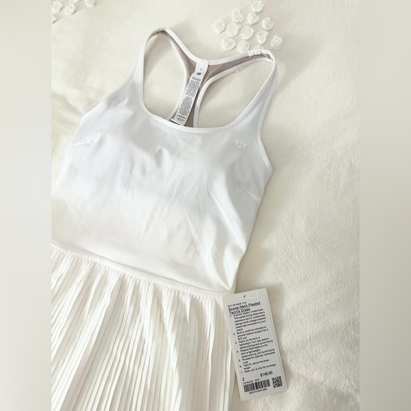 NWT Scoop-Neck Pleated Linerless Tennis Dress - White - 2 - Picture 9 of 13